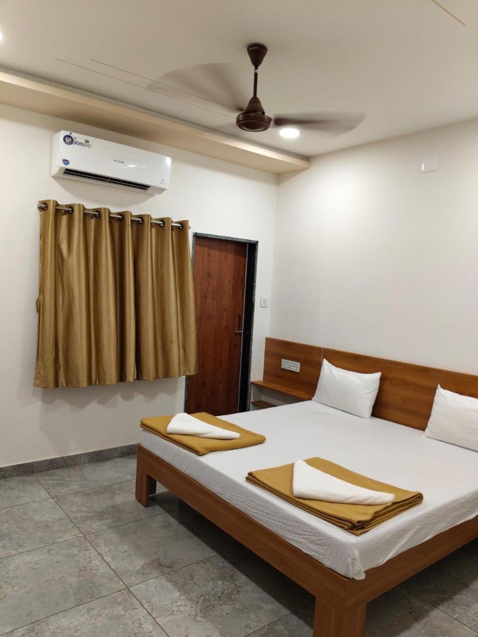 Ayodhya Bhavan - Near Dwarka Railway Station & Shree Dwarkadhish Temple Exterior photo